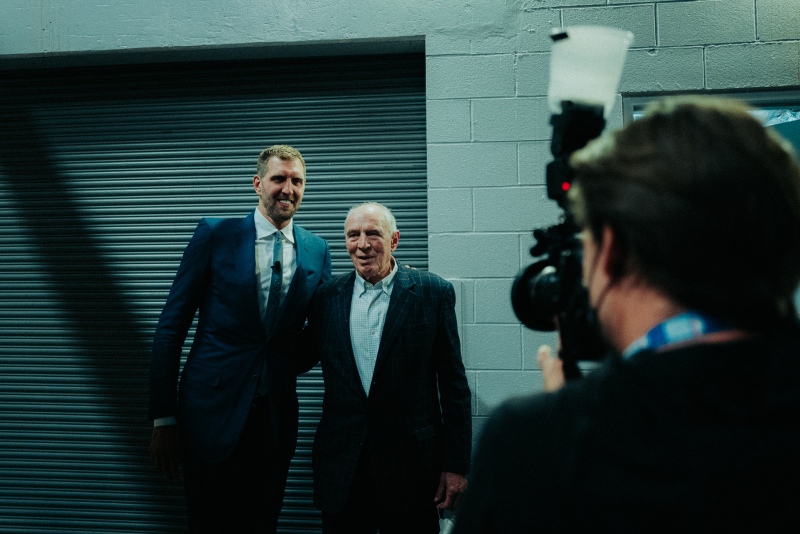 Vom 03.01.–08.01.2022 in Dallas für das Jersey Retirement von Dirk Nowitzki bei den Dallas Mavericks.