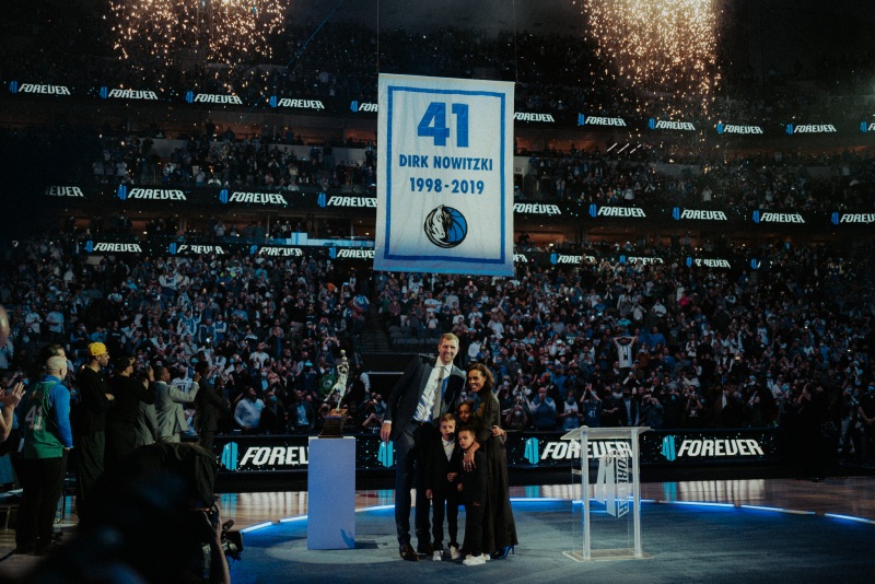 Vom 03.01.–08.01.2022 in Dallas für das Jersey Retirement von Dirk Nowitzki bei den Dallas Mavericks.