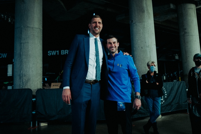 Vom 03.01.–08.01.2022 in Dallas für das Jersey Retirement von Dirk Nowitzki bei den Dallas Mavericks.